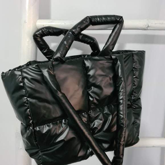 Quilted padded new bag 🖤 - Picture 3 of 4